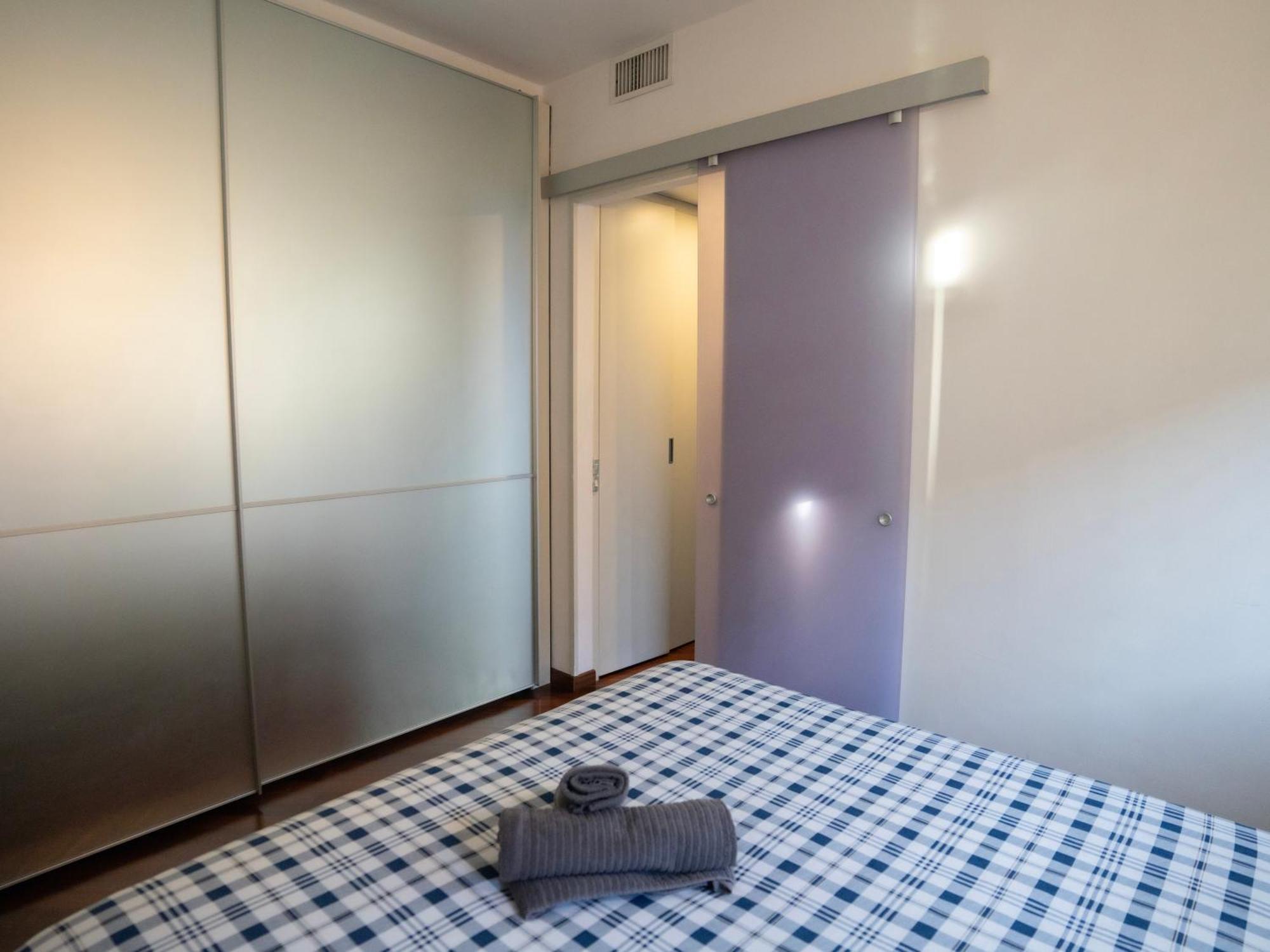 Bastia Rm Scalo Romana Prada Bocconi Ieo Ied Forum Assago Duomo15Min Milano Esterno foto